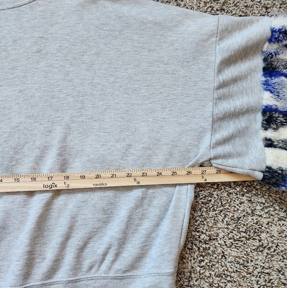 ZARA GREY SWEATSHIRT WITH BLUE FUR SLEEVES WOMENS SIZE Large TOP - Picture 3 of 10